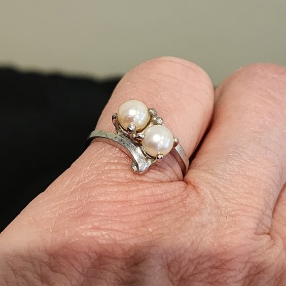 Vintage Double Pearl 10KT White Gold Ring - Picture 8 of 9